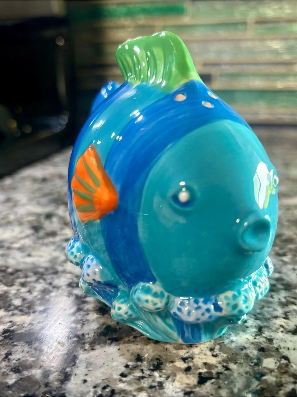 Vintage hand painted ceramic tropical fish salt & pepper shaker set